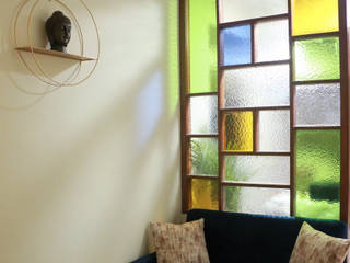 Dodla's Resdence, Rukmini's Design Associates Rukmini's Design Associates Asian style living room Glass