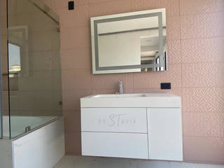 Baño Teens , deSTudio deSTudio Minimalist style bathrooms Ceramic