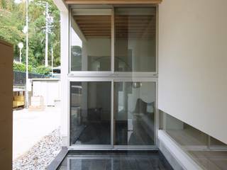 浜松の家-hamamatsu, 株式会社 空間建築-傳 株式会社 空間建築-傳 Swimming pond Tiles