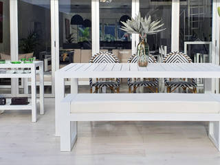 Comedor Nuvio blanco para exteriores, MÖGEN OUTDOOR MÖGEN OUTDOOR Сад в стиле модерн Алюминий / Цинк