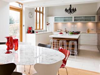 Traditional Spaces, Contemporary Kitchens, Mowlem&Co Mowlem&Co Nhà bếp phong cách hiện đại