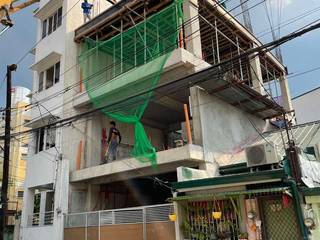 T 3-Storey w/ Roof Deck Residence, Archvisuals Design + Contracts Archvisuals Design + Contracts 現代房屋設計點子、靈感 & 圖片