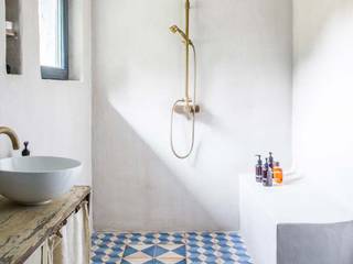 Renovation of a bathroom, Caterina Rancho Caterina Rancho Salle de bain originale