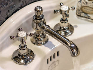 Vintage Stil WC, Traditional Bathrooms GmbH Traditional Bathrooms GmbH Klassische Badezimmer Metall