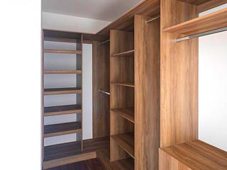 Carpintería Residencial en Casa Catalina de Fracc. Villa Magna 🏠, INTERKLOZET- Carpintería Residencial y Comercial, Cocinas, Closets, Muebles INTERKLOZET- Carpintería Residencial y Comercial, Cocinas, Closets, Muebles غرفة الملابس