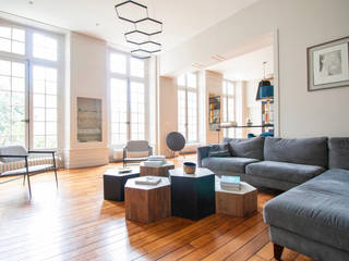 Une maison de maître à Annecy, Studio Coralie Vasseur Studio Coralie Vasseur Classic style living room Wood Wood effect