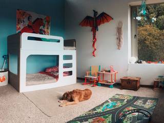 Habitación con camarote tipo Montessori, KiKi Diseño y Decoración KiKi Diseño y Decoración Cuartos infantiles de estilo escandinavo