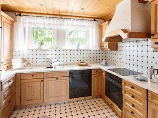 4-Zimmer Wohnung mit Sauna in Seebruck, ADDA Home Staging ADDA Home Staging Dapur Gaya Country