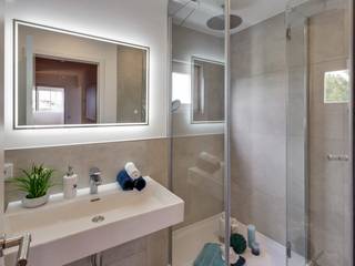 3-Zimmer Wohnung im Maritimstil in München , ADDA Home Staging ADDA Home Staging Mediterranean style bathrooms