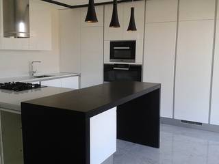 Black & White, DIONI Home Design DIONI Home Design Dapur Gaya Skandinavia