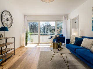 Renovierte 4-Zimmer Wohnung im "Blau und Gold" Stil, Puchheim, ADDA Home Staging ADDA Home Staging Modern living room