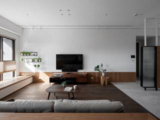 拿鐵色的現代優雅配方｜半透光蜂巢簾, MSBT 幔室布緹 MSBT 幔室布緹 Modern Living Room Wood effect