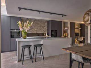 Villa aan het water Reeuwijk, Studio MBC Studio MBC Built-in kitchens