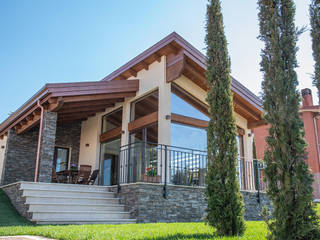 Casa in Legno - Frascati, Costantini Case in Legno Costantini Case in Legno منزل خشبي