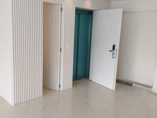 Projeto Painel Ripado Entrada Social Apartamento Aclimação, raffaello mobili raffaello mobili Modern corridor, hallway & stairs