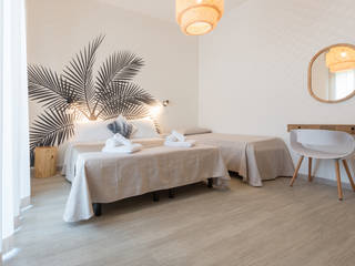 RELOOKING PER UNA CAMERA D'ALBERGO a Igea Marina, Mirna Casadei Home Staging Mirna Casadei Home Staging Modern Bedroom