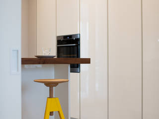 Linea essenza, Studio Moltrasio - Zero4 SNC Studio Moltrasio - Zero4 SNC Modern kitchen
