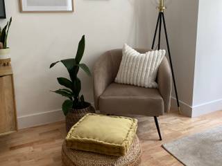 Lounge chairs , Cult Furniture Cult Furniture Ruang Keluarga Minimalis Tekstil Amber/Gold