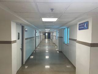 AIIMS New Surgical Block, Akshayaguna Architects Akshayaguna Architects Commercial spaces