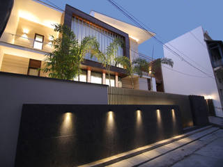 The Vermas's Residence Designed by Gagan Architects, Jalandhar, Punjab, Gagan Architects Gagan Architects 二世帯住宅 大理石 白色