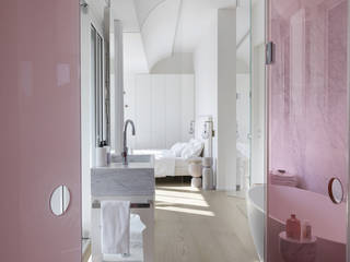 Aménagement raffiné d’une penthouse à Munich, Studio Catoir Studio Catoir Minimalist bedroom