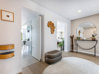 Apartamento em Algés - SHI Studio Interior Design, ShiStudio Interior Design ShiStudio Interior Design Modern corridor, hallway & stairs