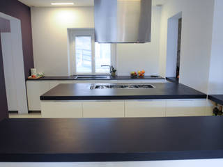 REALIZZAZIONE: Villa privata San Marino | Ecoover Superfici Continue, Ecoover® Ecoover® Modern style kitchen