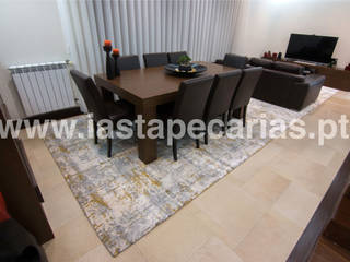 Casa Particular, Vila Nova de Gaia, IAS Tapeçarias IAS Tapeçarias Modern dining room Textile Amber/Gold