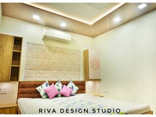 3BHK APPARTMENT FOR MR. SHETH, Hinal Dave Hinal Dave Phòng ngủ phong cách hiện đại Ván ép