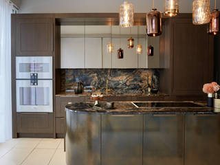 The Beauty of Brass by Mowlem & Co, Mowlem&Co Mowlem&Co Built-in kitchens