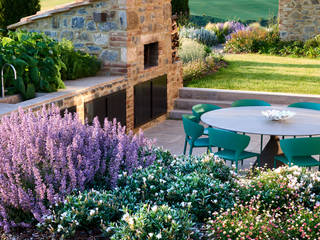 Casale in Val d'Orcia, Fabiano Crociani - Landscape&Gardendesign Fabiano Crociani - Landscape&Gardendesign Jardines rústicos