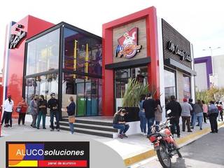 Mr. Crunchy Chicken, ALUCO SOLUCIONES ALUCO SOLUCIONES Casas estilo moderno: ideas, arquitectura e imágenes