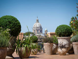 Terrazza in centro a Roma, Fabiano Crociani - Landscape&Gardendesign Fabiano Crociani - Landscape&Gardendesign Balcones y terrazas minimalistas