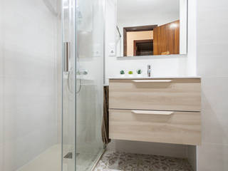 Reforma de cuarto de baño en calle Villarroel de Barcelona, Grupo Inventia Grupo Inventia Mediterrane Badezimmer Fliesen