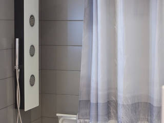 Should You Modernise Your Traditional Bathroom?, Caroline Nixon Caroline Nixon Phòng tắm phong cách hiện đại