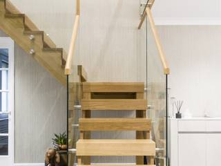 Oak Stairs with Glass Balustrade, Multi-Turn Ltd Multi-Turn Ltd Stairs Wood