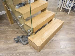 Oak Stairs with Glass Balustrade, Multi-Turn Ltd Multi-Turn Ltd Stairs Wood