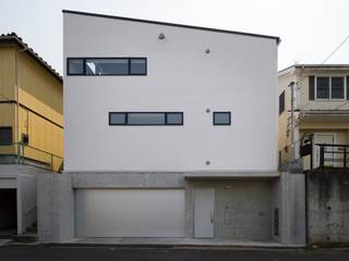 藤崎のガレージハウス, Studio R1 Architects Office Studio R1 Architects Office Nowoczesne domy