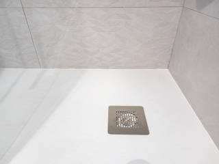 Reforma de baño en Passeig de la Zona Franca de Barcelona, Grupo Inventia Grupo Inventia Moderne Badezimmer Keramik