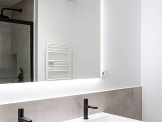 Una vivienda Amplia, Luminosa y Cálida ideal para Recién Casados, ADAPTABYVIRTUAL SL ADAPTABYVIRTUAL SL Casas de banho modernas