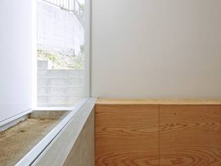 野田の家-noda, 空間建築-傳 空間建築-傳 Minimalist corridor, hallway & stairs White