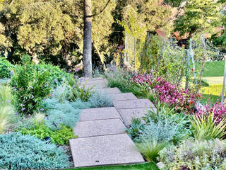 Escaleras cúbicas, Fernando Najera Paisajista Fernando Najera Paisajista Modern Garden