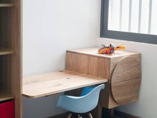 Recámara infantil HB, Studio Bago Studio Bago Study/office Solid Wood Multicolored Desks
