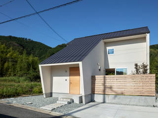 山林の家, HAMADA DESIGN HAMADA DESIGN Chalés e casas de madeira