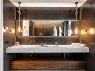 Casa de banho da Suíte Pascal Millasseau Construction Modern Bathroom wc casa de banho acabamentos revigres lavatorio espelho led leds torneiras