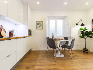 Renovação Interiores e Decoração em apartamentos pequenos, LOFT . DESIGN HOME STAGING LOFT . DESIGN HOME STAGING Modern kitchen