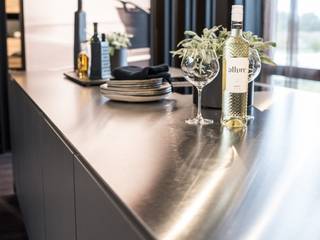 Franke veredelt Arbeitsplatten mit Cross Finish , Franke GmbH Franke GmbH Modern style kitchen