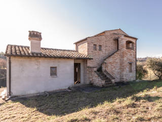 A PRETTY HOUSE FOR SALE IN THE MARCHIGIANE HILLS, PROPERTY TALES PROPERTY TALES Dom rustykalny