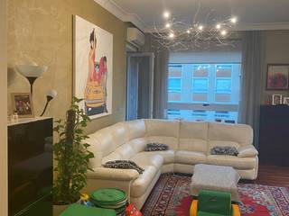 Restyling e ristrutturazione di interni: come cambiare il volto di un appartamento, Silvia Camporeale Interior Designer Silvia Camporeale Interior Designer Moderne Wohnzimmer Holz Bernstein/Gold