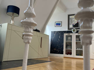 Perfect weggewerkt & elegant opgelost: Renovatie van een klein penthouse, MEF Architect MEF Architect Living room Wood Wood effect